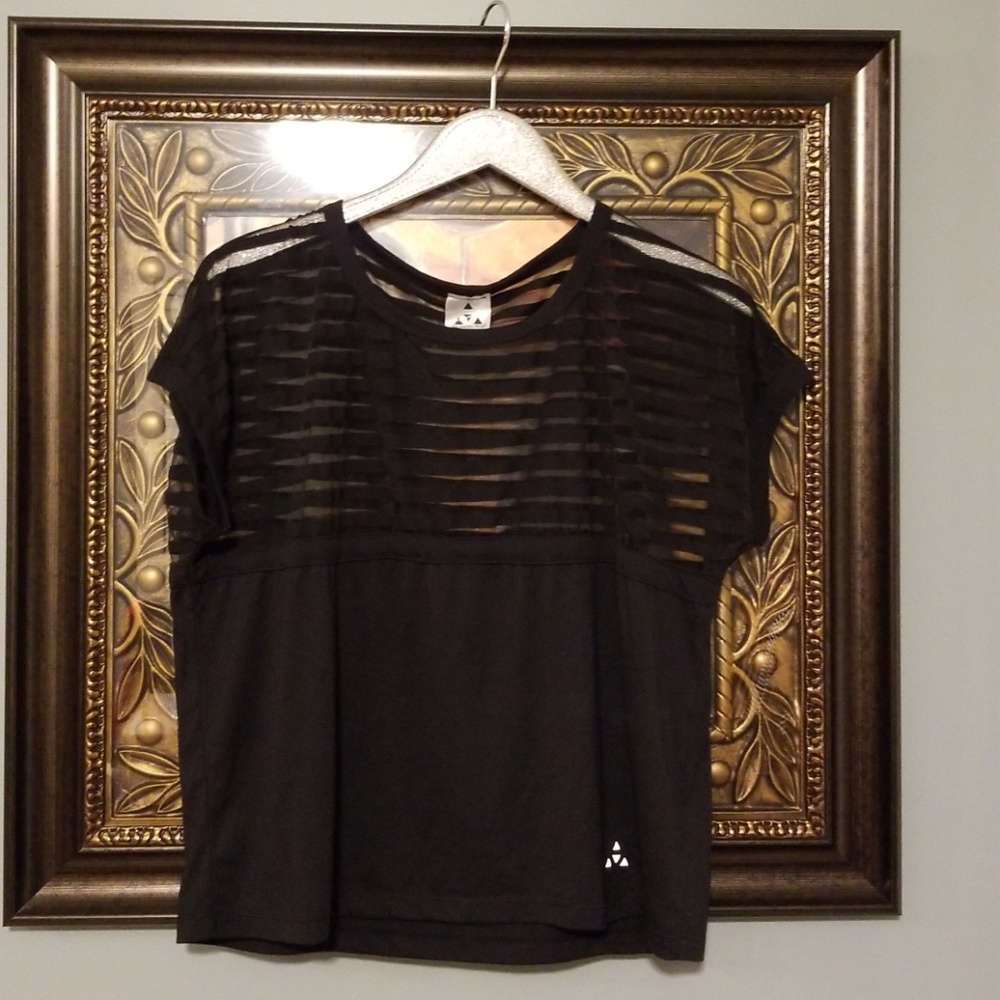 Balanced Tech sheer workout top G223:4:518